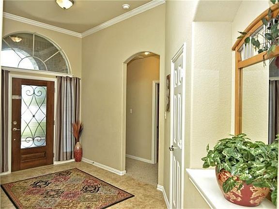 4th image of 1707 Oakland Dr