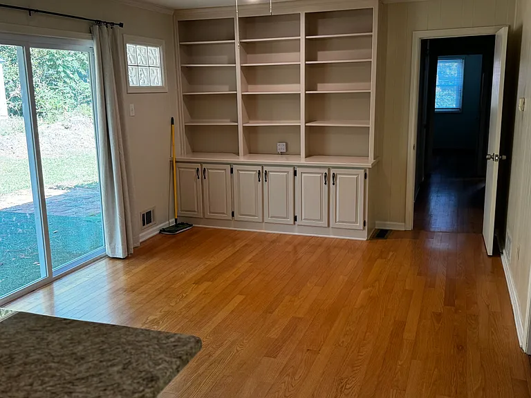 1497 Drayton Woods Dr — Photo 14