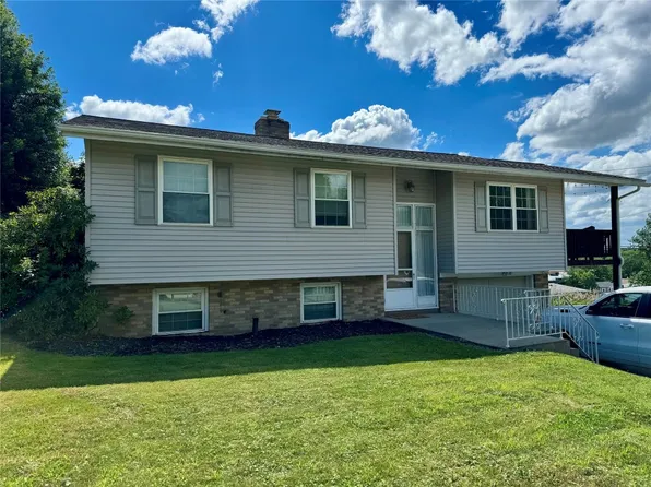 5650 Bondy Dr, Erie, PA 16509