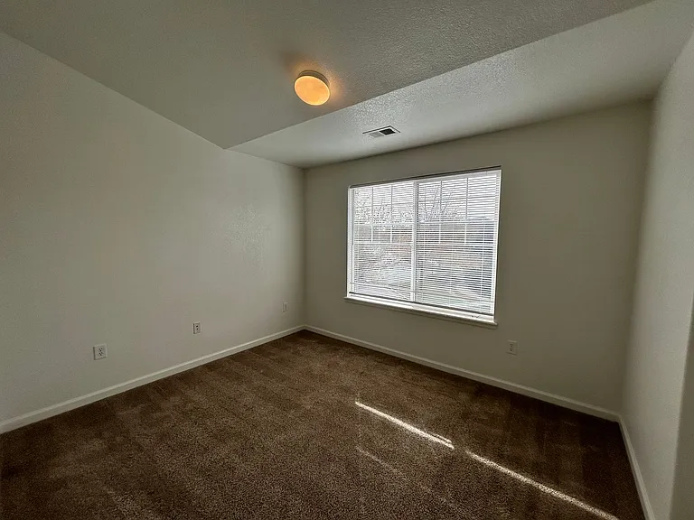 4645 Hahns Peak Dr — Photo 8