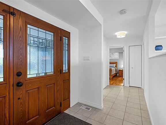 5th image of 7158 Dickinson Rd