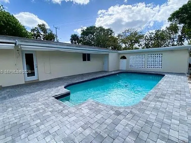5881 SW 15th St — Photo 9