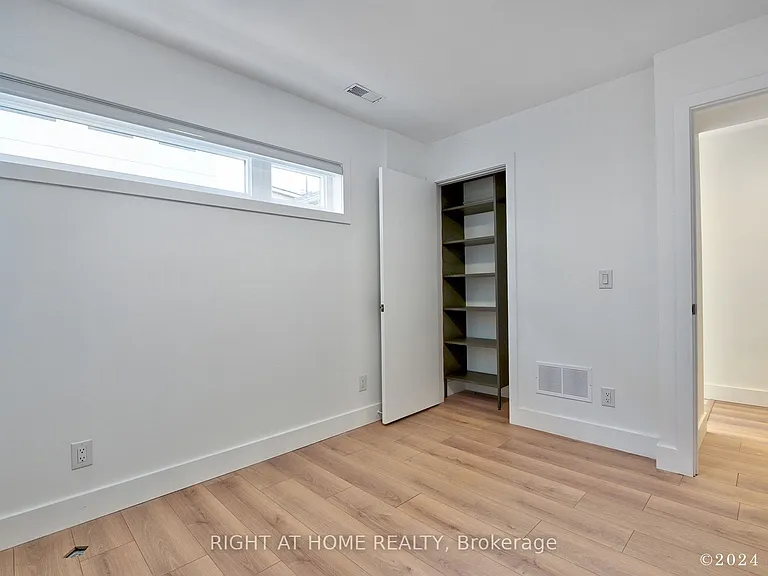 50 A Lanark Ave #COACHHS — Photo 3