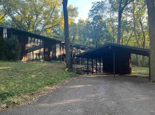 5749 SW 33rd St, Topeka, KS 66614