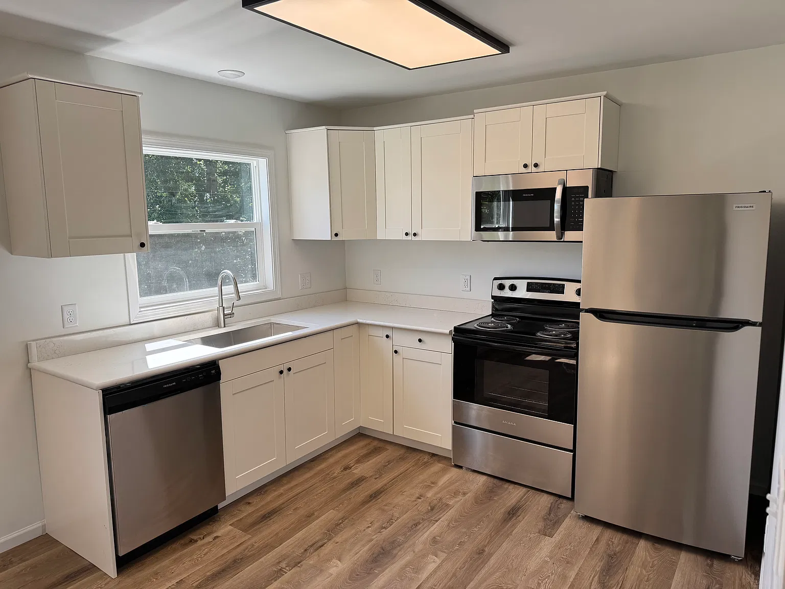 2 bed, 700 sqft, $975 — Photo 4