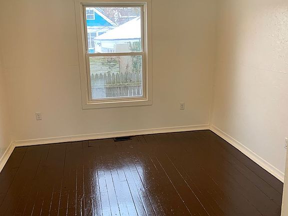 3rd image of 1409 Kalamazoo Ave SE