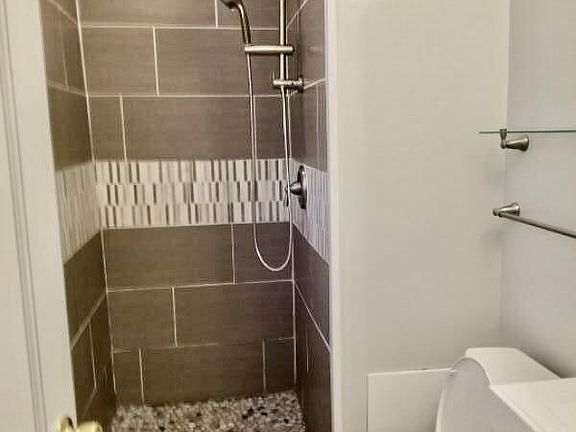 2nd image of 6030 Hardwick Pl