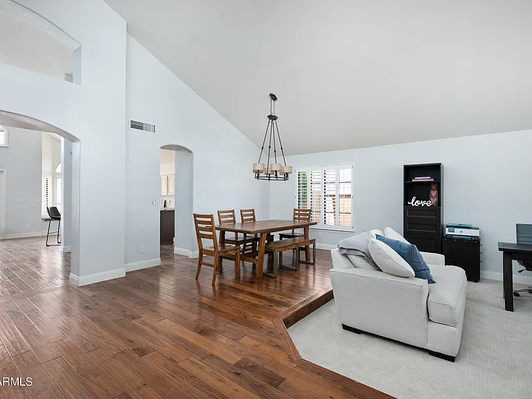 1660 W Honeysuckle Ln — Photo 12