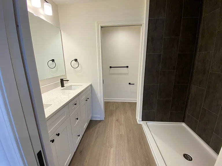 2450 Cedarwood Ln — Photo 8