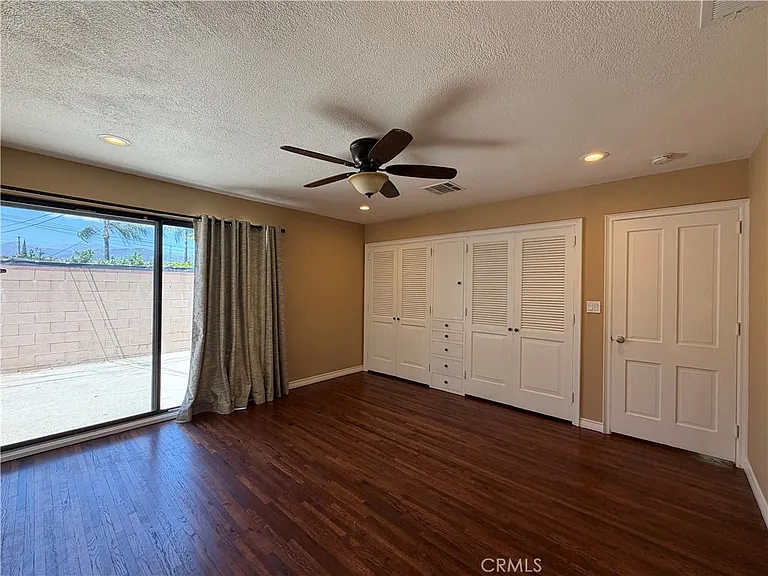 1447 S Valley Center Ave — Photo 21