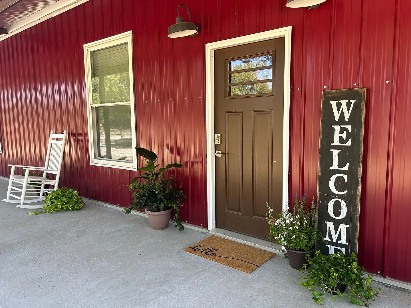 Country Living Meets Modern Comfort! — Photo 3