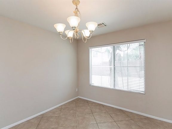 3rd image of 628 Patagonia Hills Ave