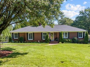 913 Fairbanks Rd, Charlotte, NC 28210