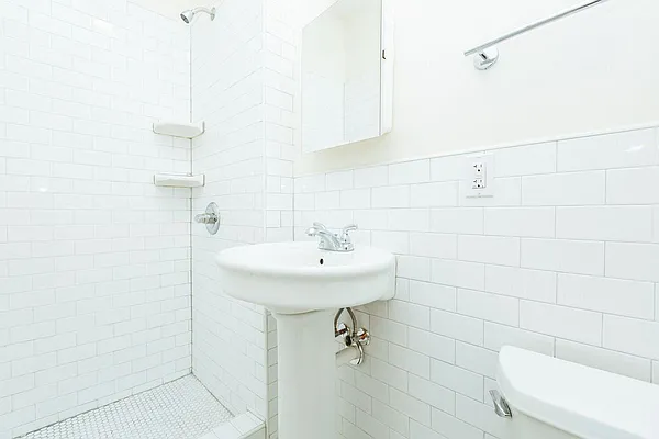 Rented by Ellison Homes Corp. | media 28