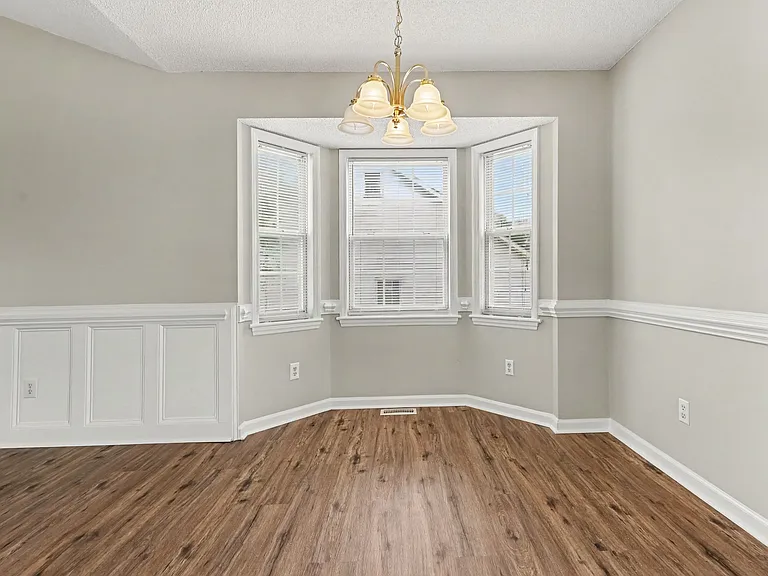 200 Waterford Dr — Photo 14