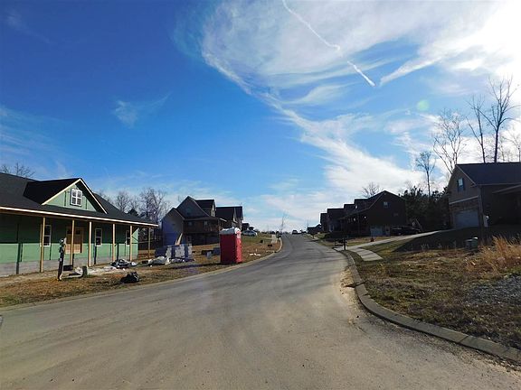 4th image of 215 Stonebridge Ln NE