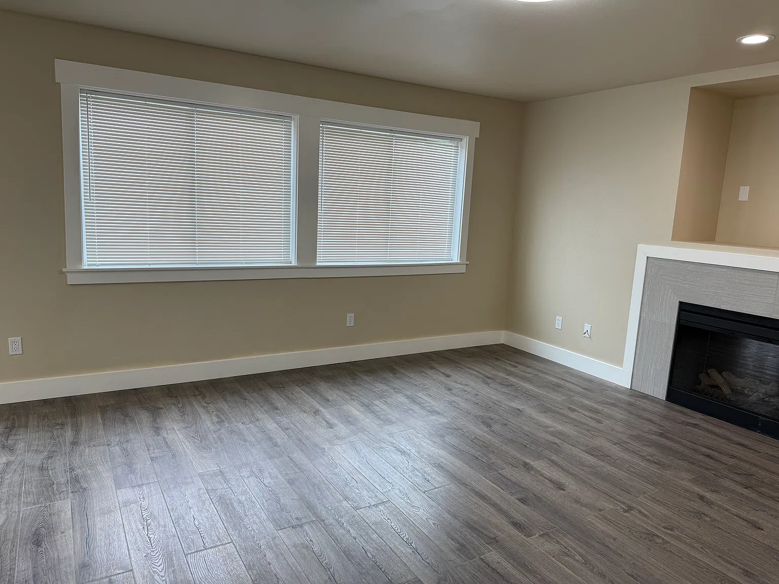 3 bed, 2.5 bath, 1401 sqft, $2,650 — Photo 4