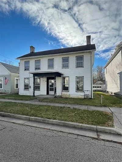 303 E 3rd St photo 1
