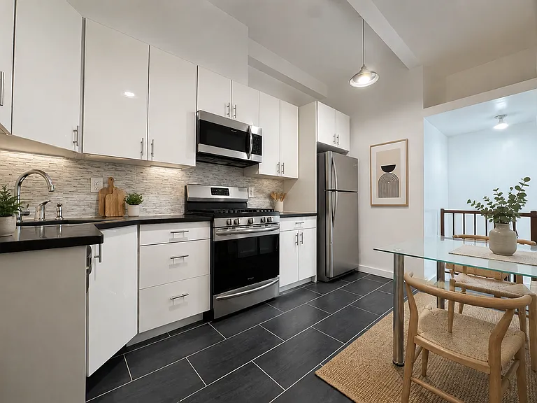 218 Withers St #1A — Photo 2
