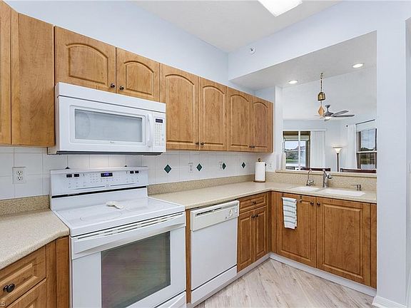 3rd image of 6610 Huntington Lakes Cir APT 104