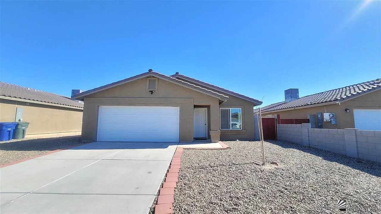 4 bed, 2.0 bath, 1537 sqft, $1,700 — Photo 1