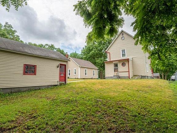 3rd image of 918 Jackson Ave