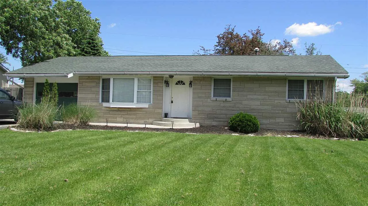 328 Eastwood Dr photo 1
