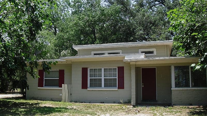 1st image of 7826 Lueders Ave