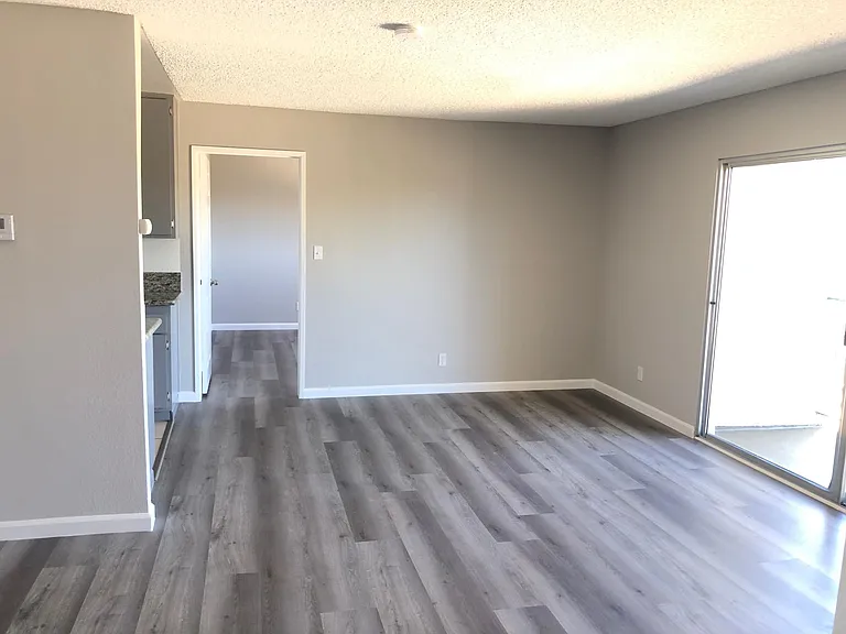 Lemarsh Apartments — Photo 1