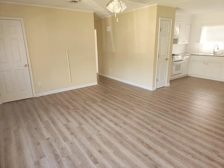 5318 Lawrence Dr — Photo 10