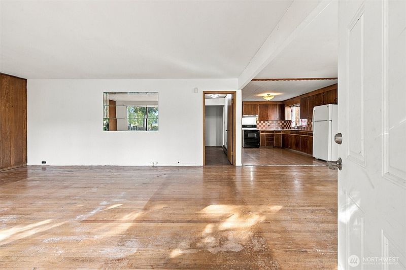 5th image of 9555 College Way N