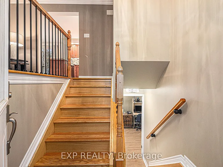 2 Castlebeau St — Photo 2