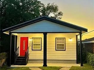 1305 L.b Landry St, New Orleans, LA 70114