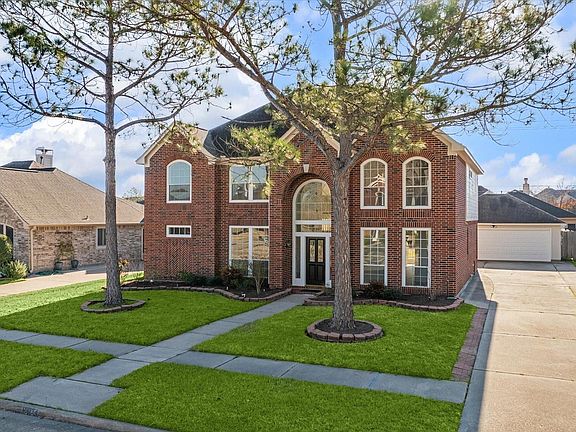 4th image of 10034 Park Meadow Dr