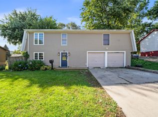 305 Friendly Dr, Marshalltown, IA 50158