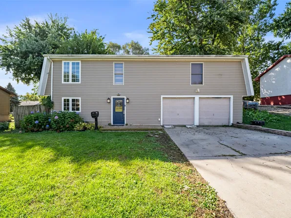 305 Friendly Dr, Marshalltown, IA 50158