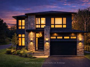 44 Dennis Dr, Parry Sound, ON P2A 0E6