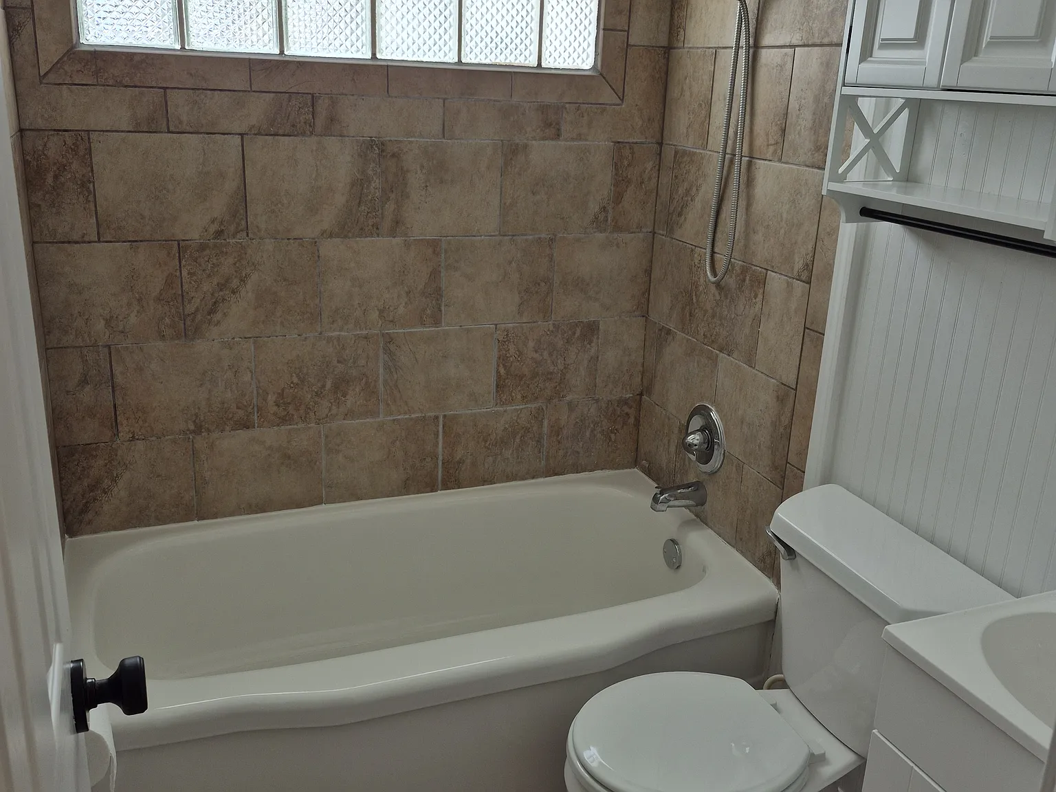 3 bed, $1,350 — Photo 3