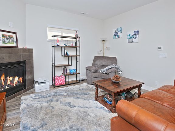 3rd image of 316 Wall St #8