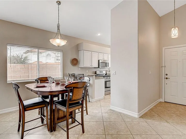 489 First Light St — Photo 8