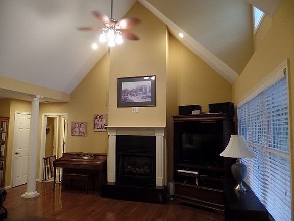 4th image of 1131 Tall Oaks Cir