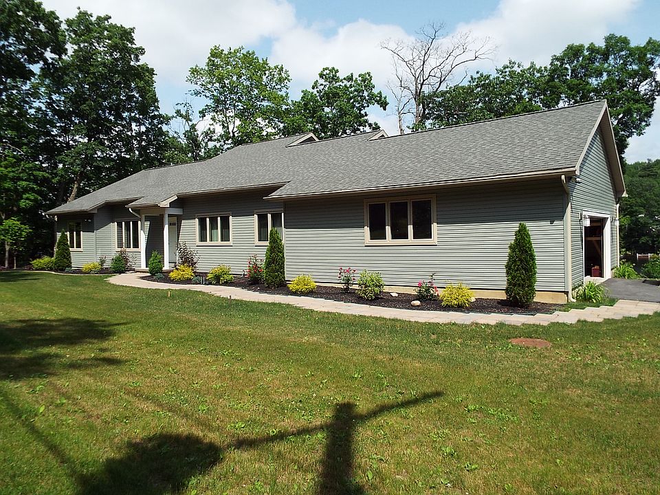 1st image of 140 Westside Dr