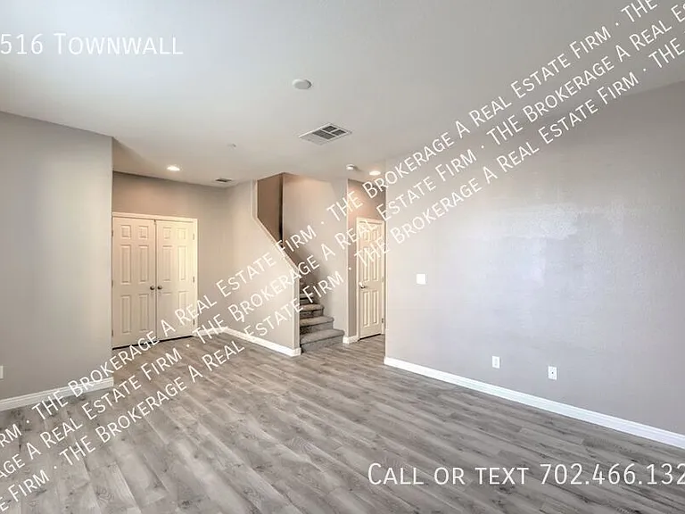 4516 Townwall — Photo 24