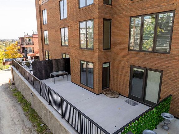 3rd image of 350 S 4th Ave NE #102