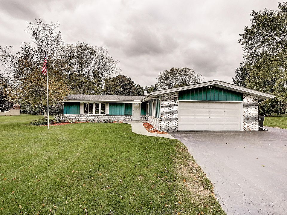 1st image of S46W25219 Black Oak Ct W
