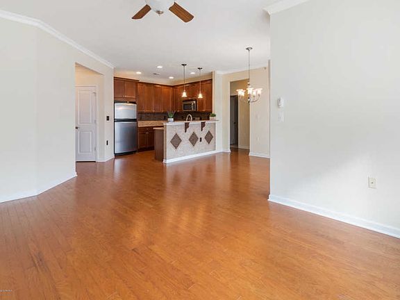 3rd image of 731 Amy Ct