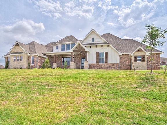 3rd image of 3692 Side Hill Ct