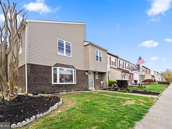 2nd image of 5106 N Hunters Ct