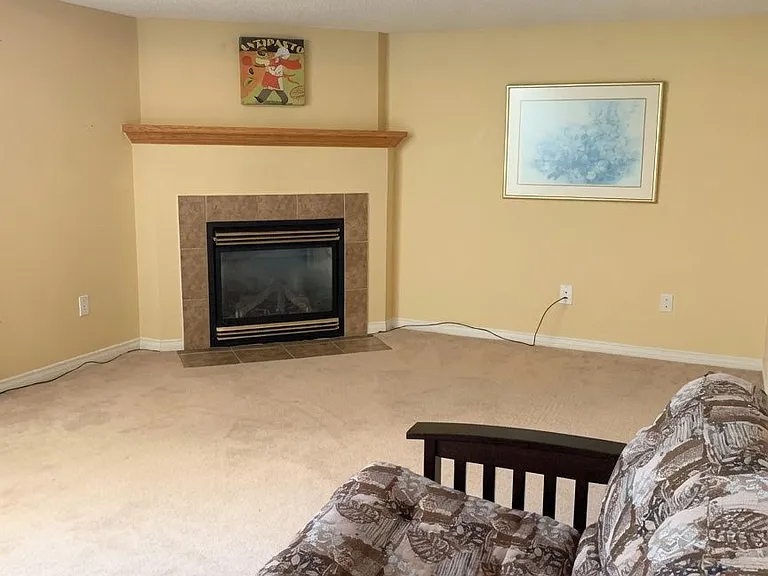 919 Schooner Cres — Photo 14