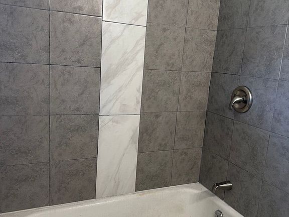 4th image of 807 S 15th St